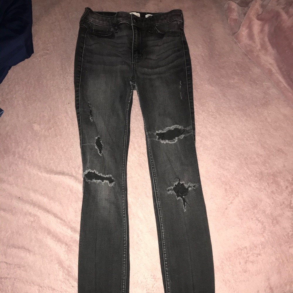 ripped black skinny jeans